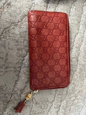 Authentic Gucci Zip-Around Wallet – Red/orange leather with Bamboo Tassel